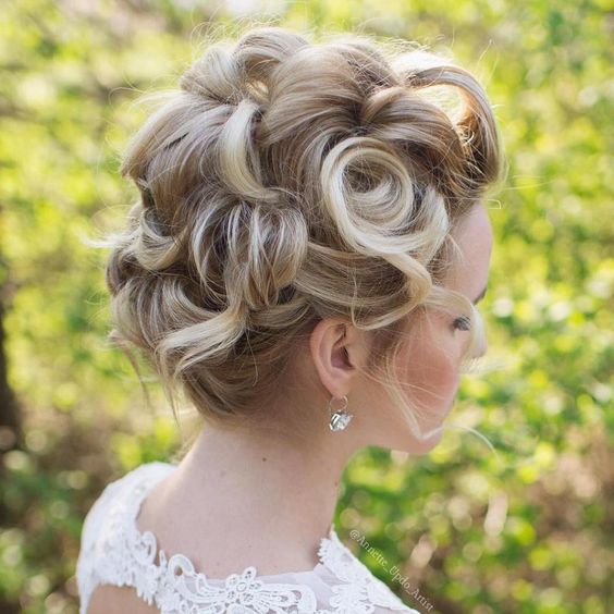 wedding wigs, pinned curls, wig hairstyles